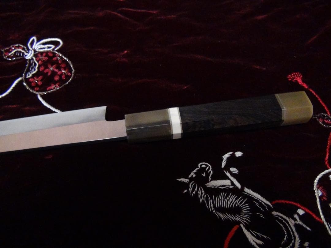 柳刃包丁刃渡27センチ本焼全鋼V金10号 黒檀白水牛八角柄新品。