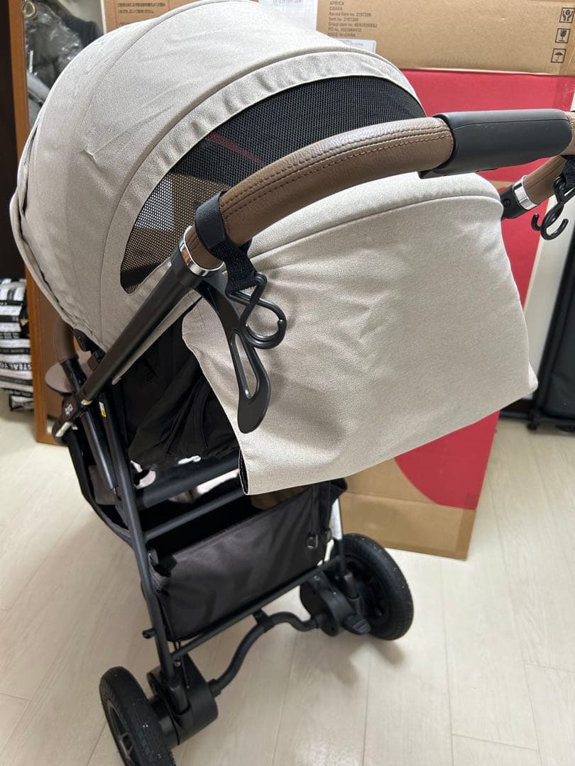 【アップリカ】スムーブプレシャス　ベージュ