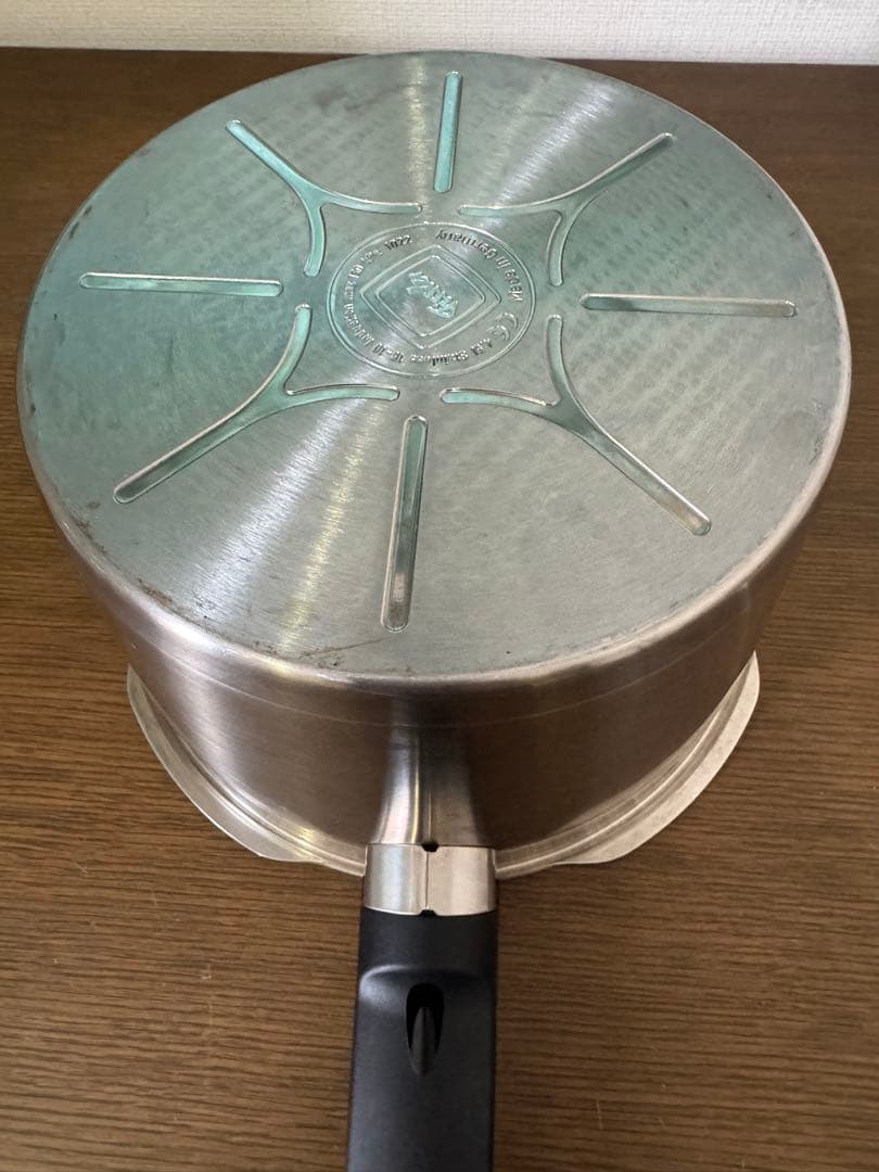 フィスラー圧力鍋ビタビットプレミアム4.5Ｌ