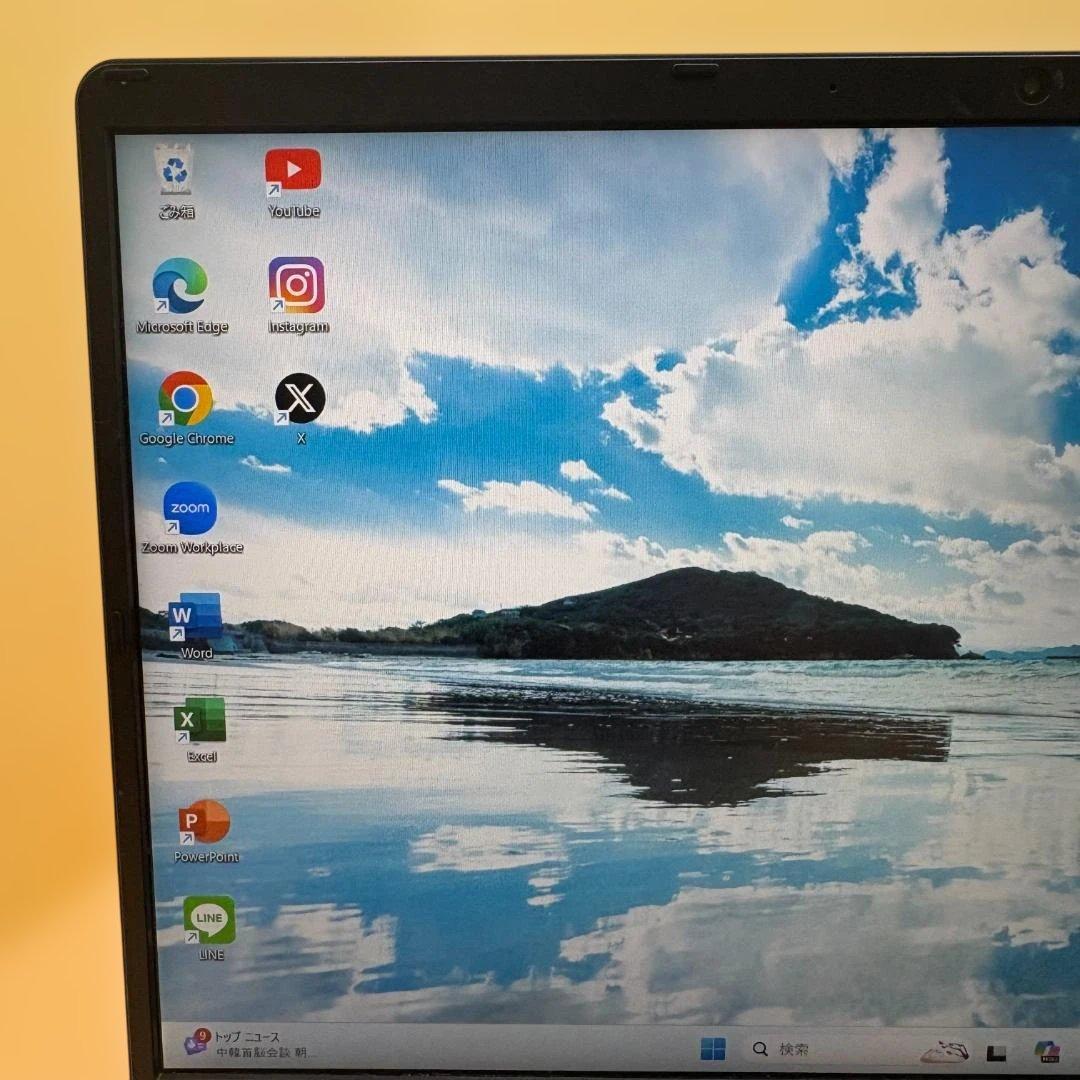 美品 NEC 軽量ノートPC 第10世代i5 8GB SSD256GB カメラ付