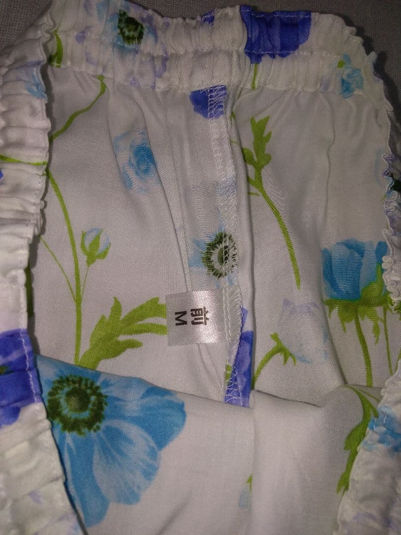 新品タグ付き☆ミラショーン　パジャマ上下　コットン綿サテン　Mサイズ　花柄ブルー