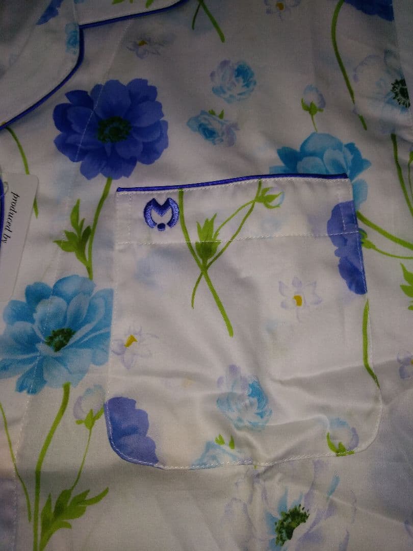 新品タグ付き☆ミラショーン　パジャマ上下　コットン綿サテン　Mサイズ　花柄ブルー