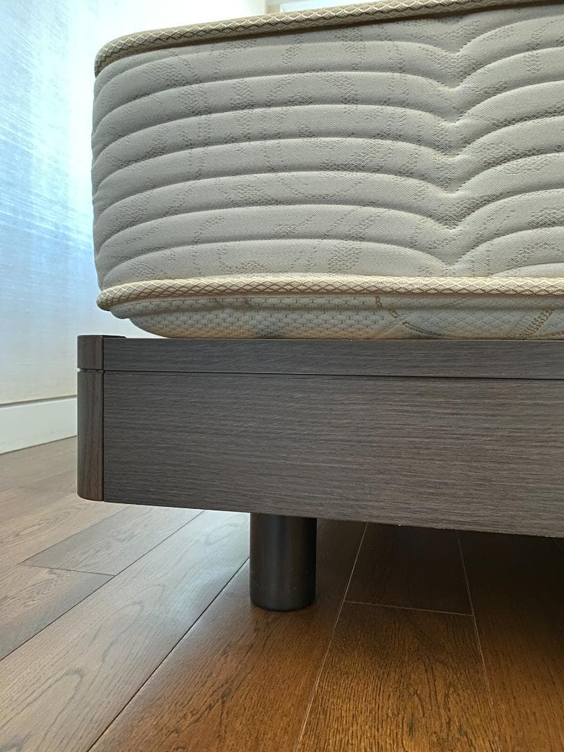 シモンズ　ゴールデンバリュー【ダブルサイズ】マットレス＋ベッドフレーム