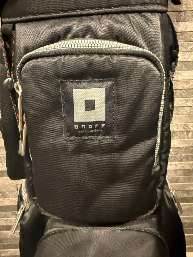 美品　Onoff ゴルフバッグ・キャディバッグ 黒