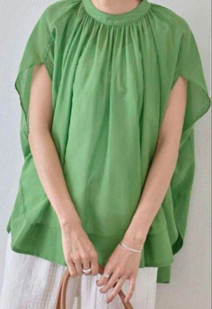 新品　BEARDSLEY コットンシフォンギャザー 丸ブラウス