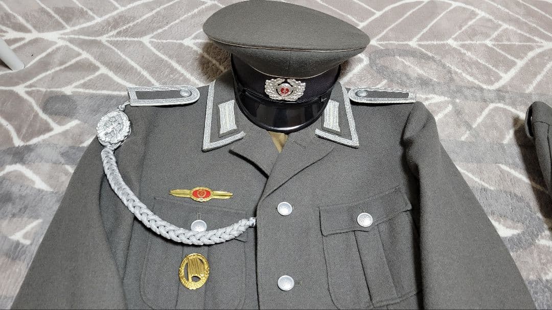 東ドイツ 国家人民軍 地上軍 下級軍曹 制服、制帽、ベルト、ズボン一式セット