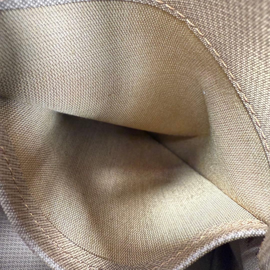 【美品】バーバリー　シャドーホース　ノバチェック　ワンショルダー　月桂冠　レザー