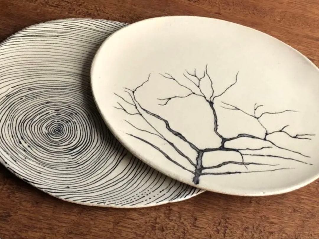 北欧　樹木モチーフ　薄平皿2枚セット