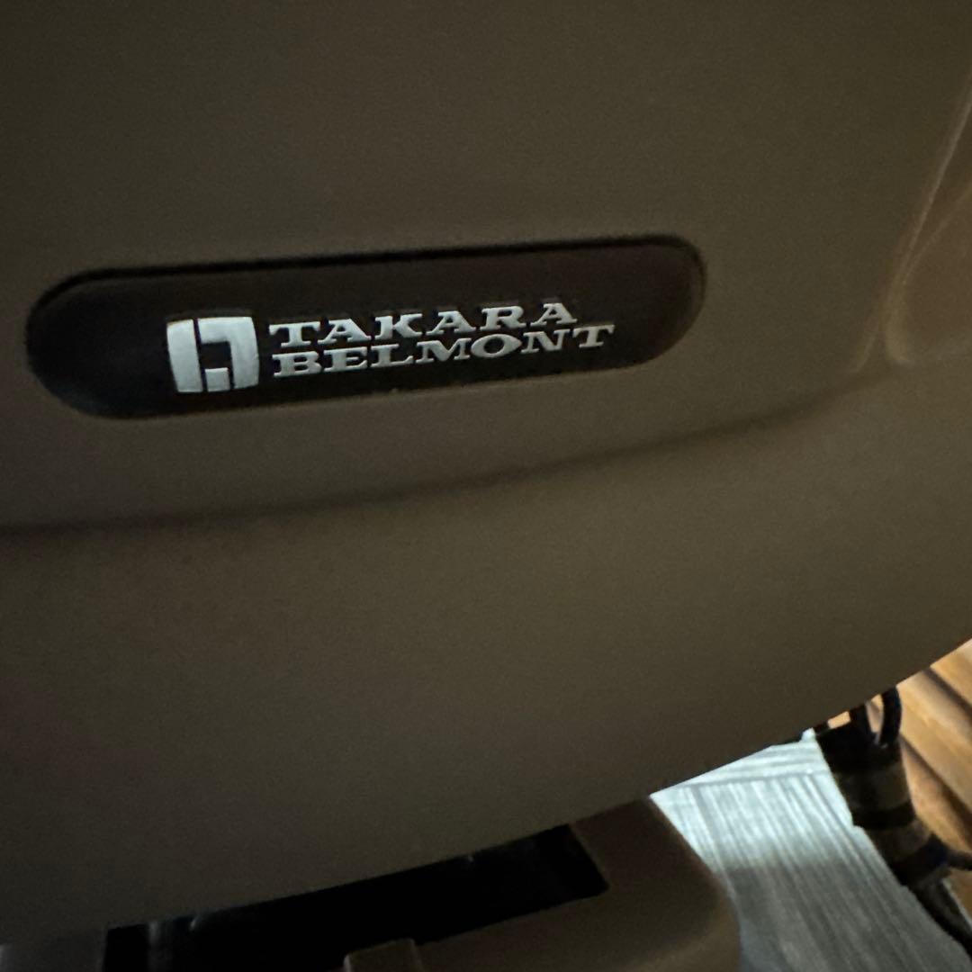 ◆2◆タカラベルモント、バーバー　電動カットチェア.一流ブランド