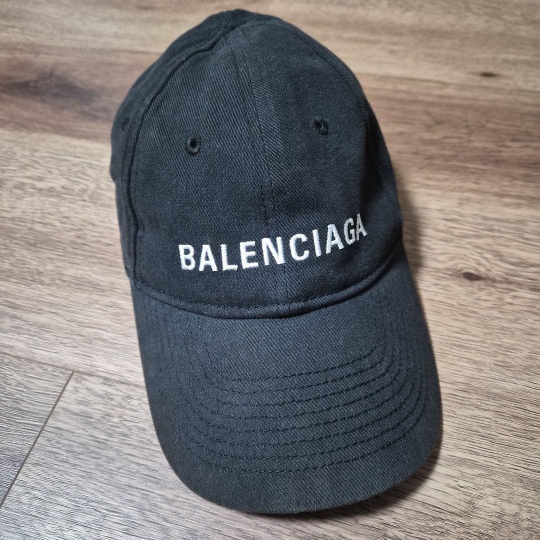 BALENCIAGA ベースボールキャップ 黒