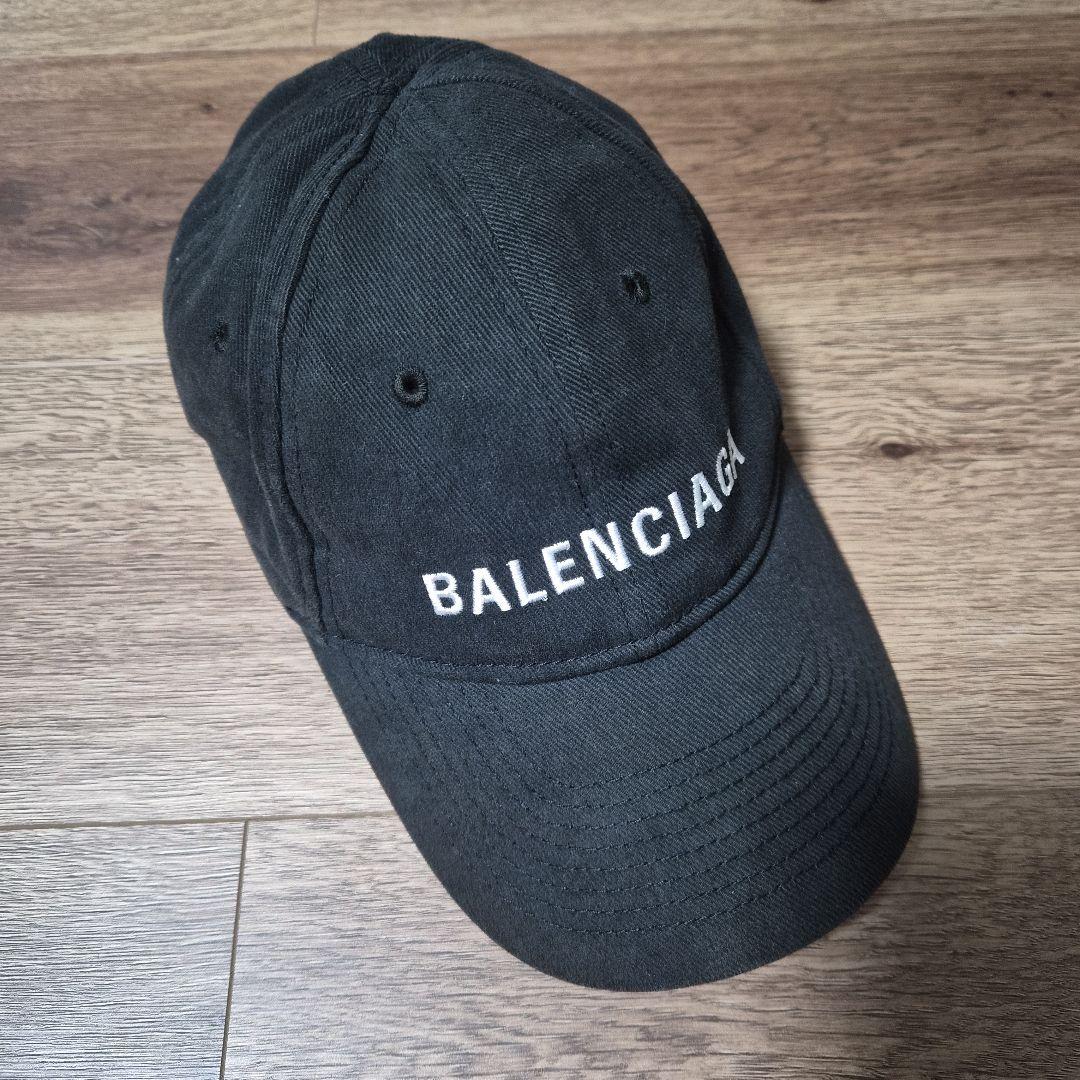BALENCIAGA ベースボールキャップ 黒