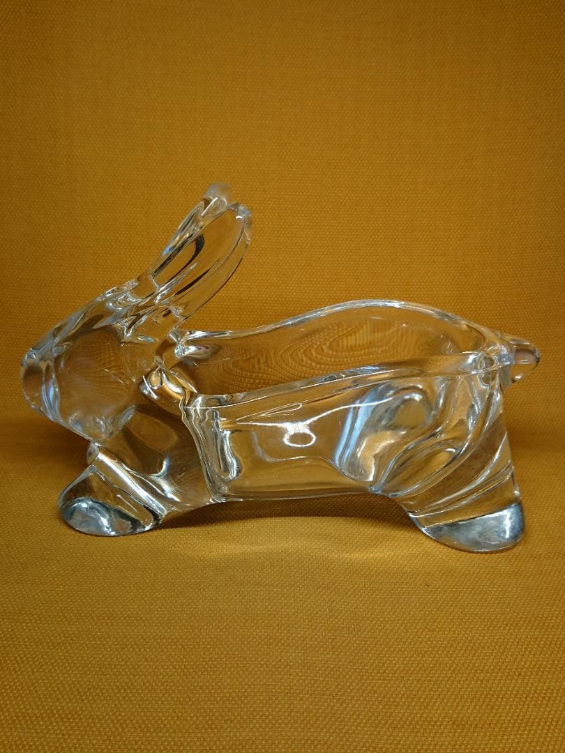 【美品】小物入れ　クリスタルガラス　兎　置物　インテリア　工芸品　A1555