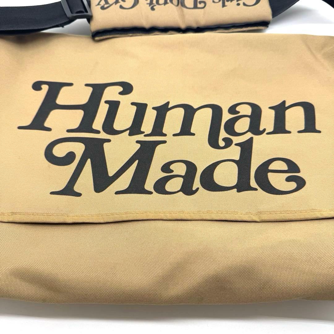 ヒューマンメイド　ガールズドントクライ　メッセンジャーバッグ ベージュ　中古良品