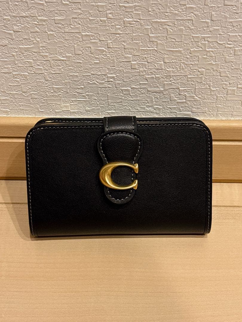 【人気商品】COACH コーチ タビーミディアムウォレット　黒色