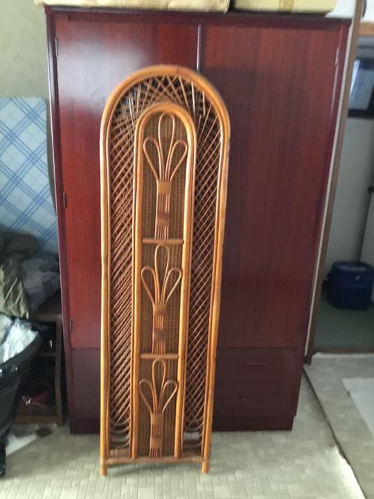 洋服タンスとトウのつい立て