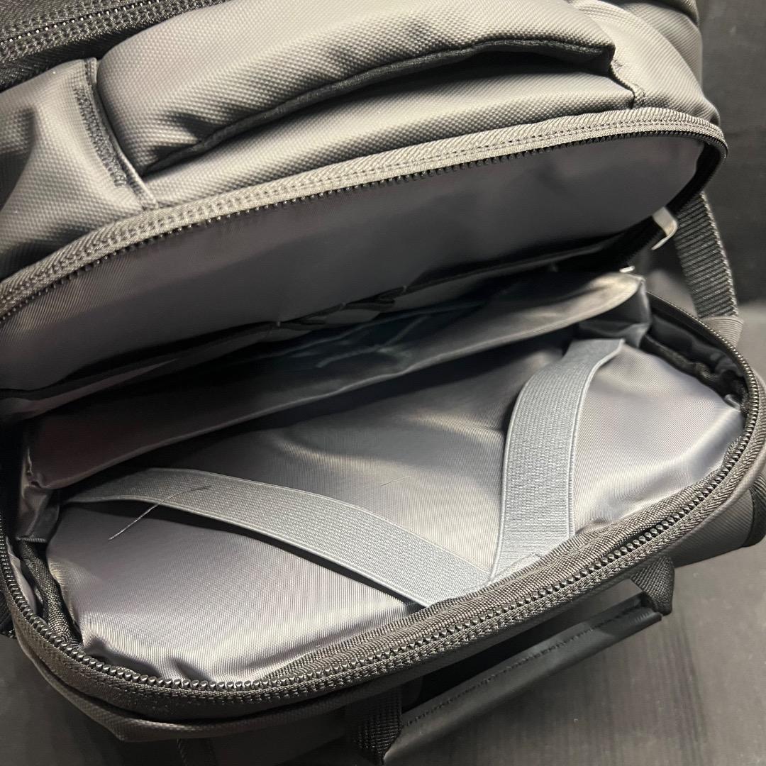 〇Of55 未使用 真空圧縮 バックパック トラベルバッグ