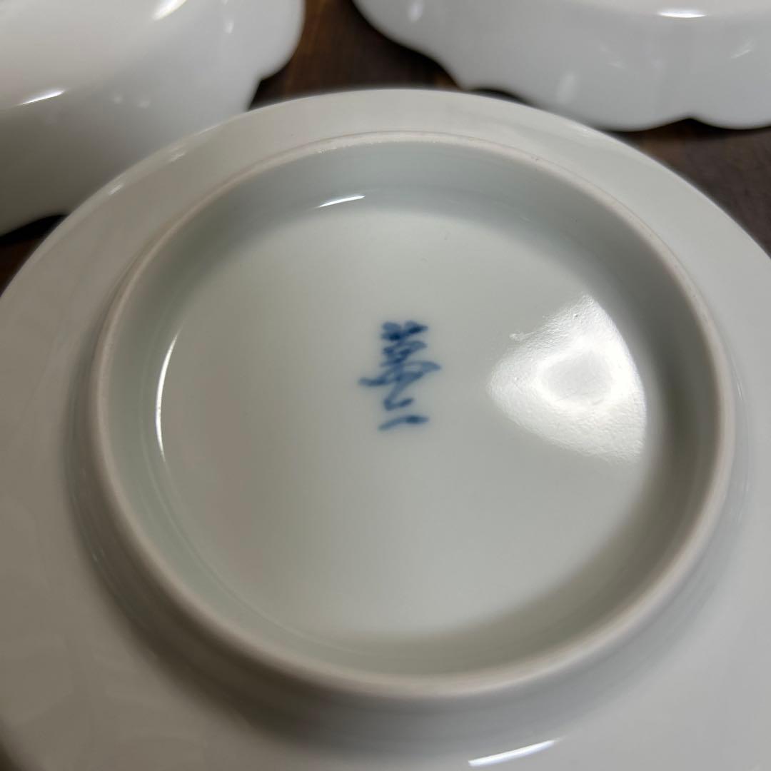 人間国宝　井上萬ニ　白磁牡丹彫文　銘々皿　共箱　牡丹