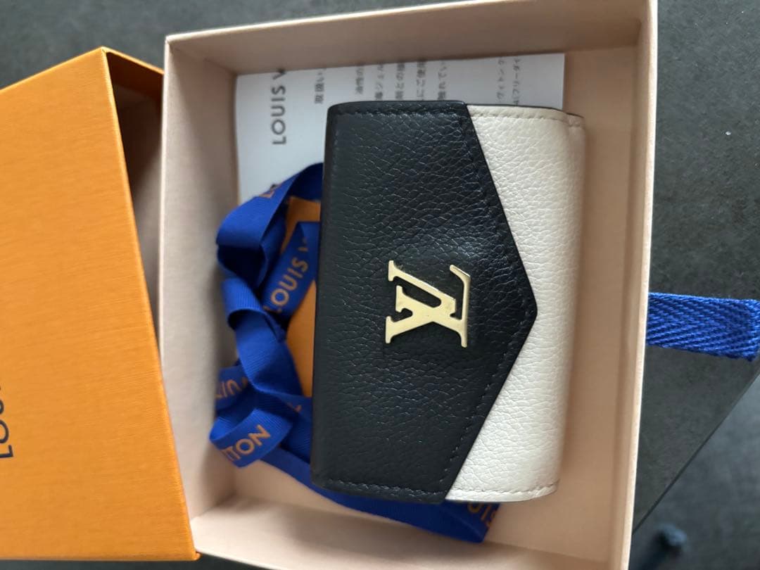 LOUIS VUITTON 三つ折り財布 黒白