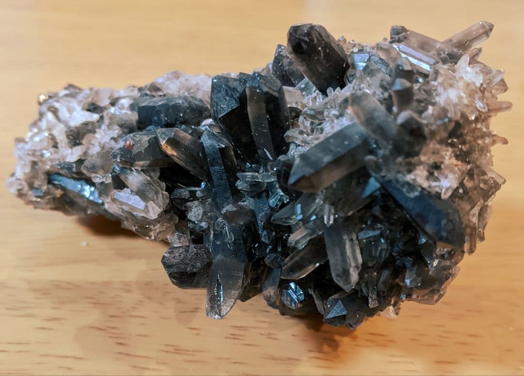 モリオンの大きなクラスター（母岩無し原石）