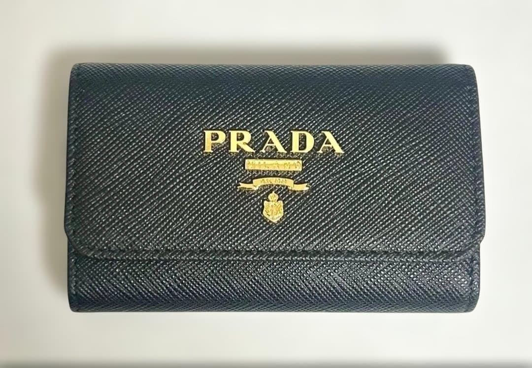 【黒ピクミン】PRADA サフィアーノレザー ブラックキーケース