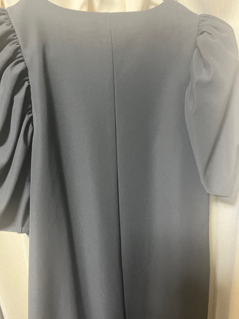 【新品・未使用】ボリュームスリーブロンパース【GRAY】ELLIE Mサイズ