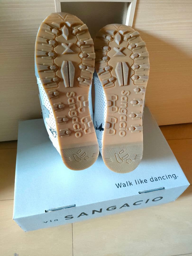 via SANGACIO メッシュスニーカー ホワイト/グレー 25cm　限定品