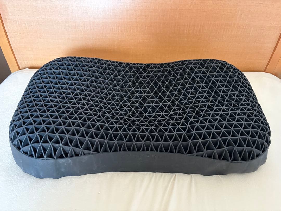 【美品】ヒツジのいらない枕 -極柔ブラックレーベル-