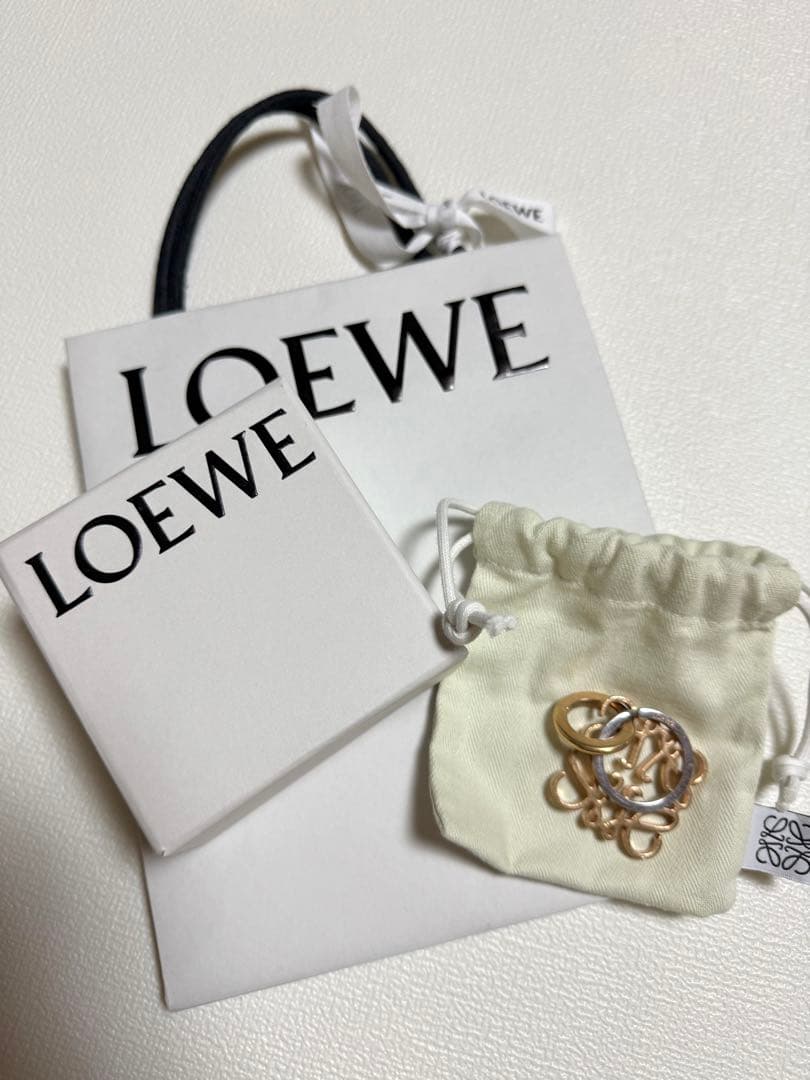 【値段交渉あり】LOEWE ロゴデザイン キーホルダー