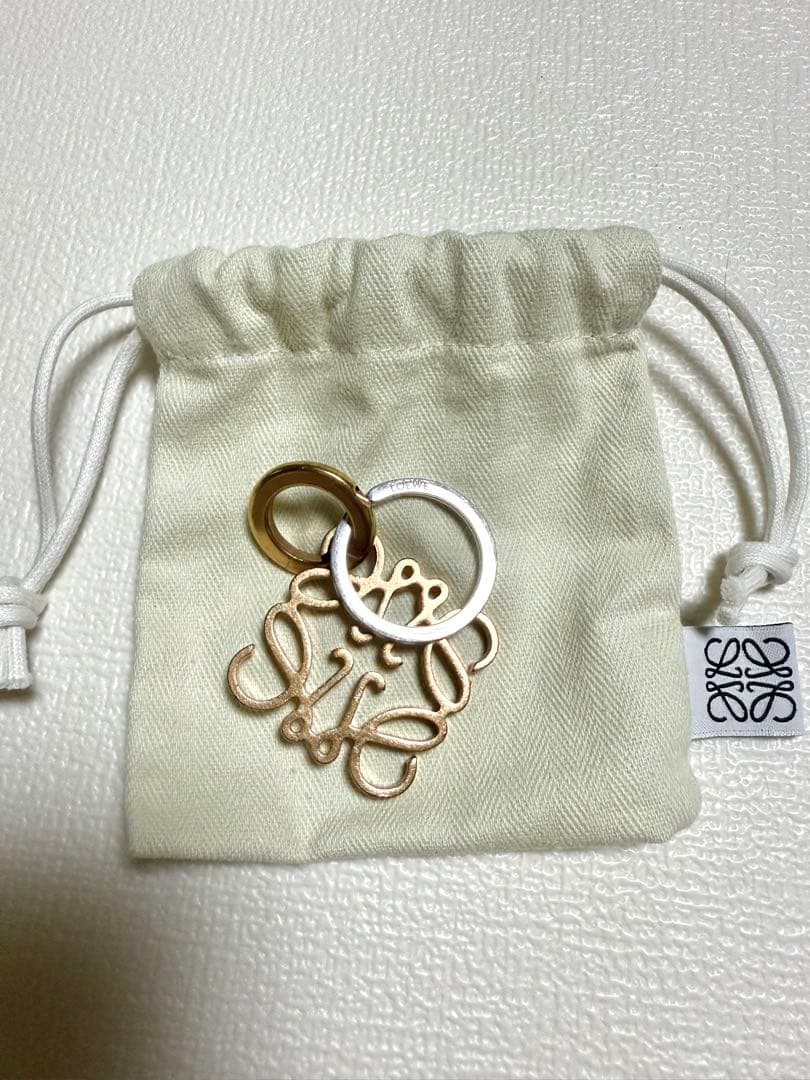 【値段交渉あり】LOEWE ロゴデザイン キーホルダー