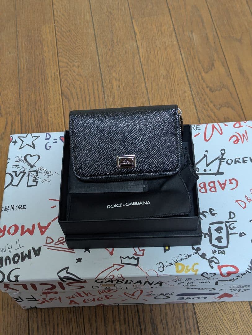 DOLCE＆GABBANA　スモールカーフスキンジップアップウォレット