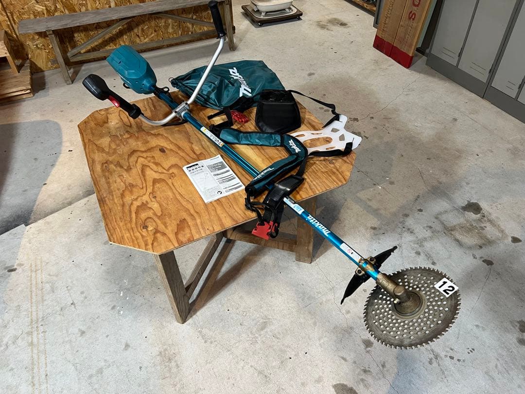 Makita 充電式草刈機モデルMUR012G