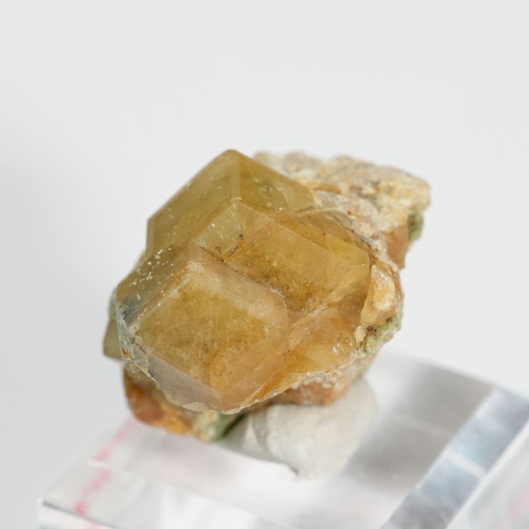 【激レアイエローカラー】トパゾライト ガーネット 33×25×20mm