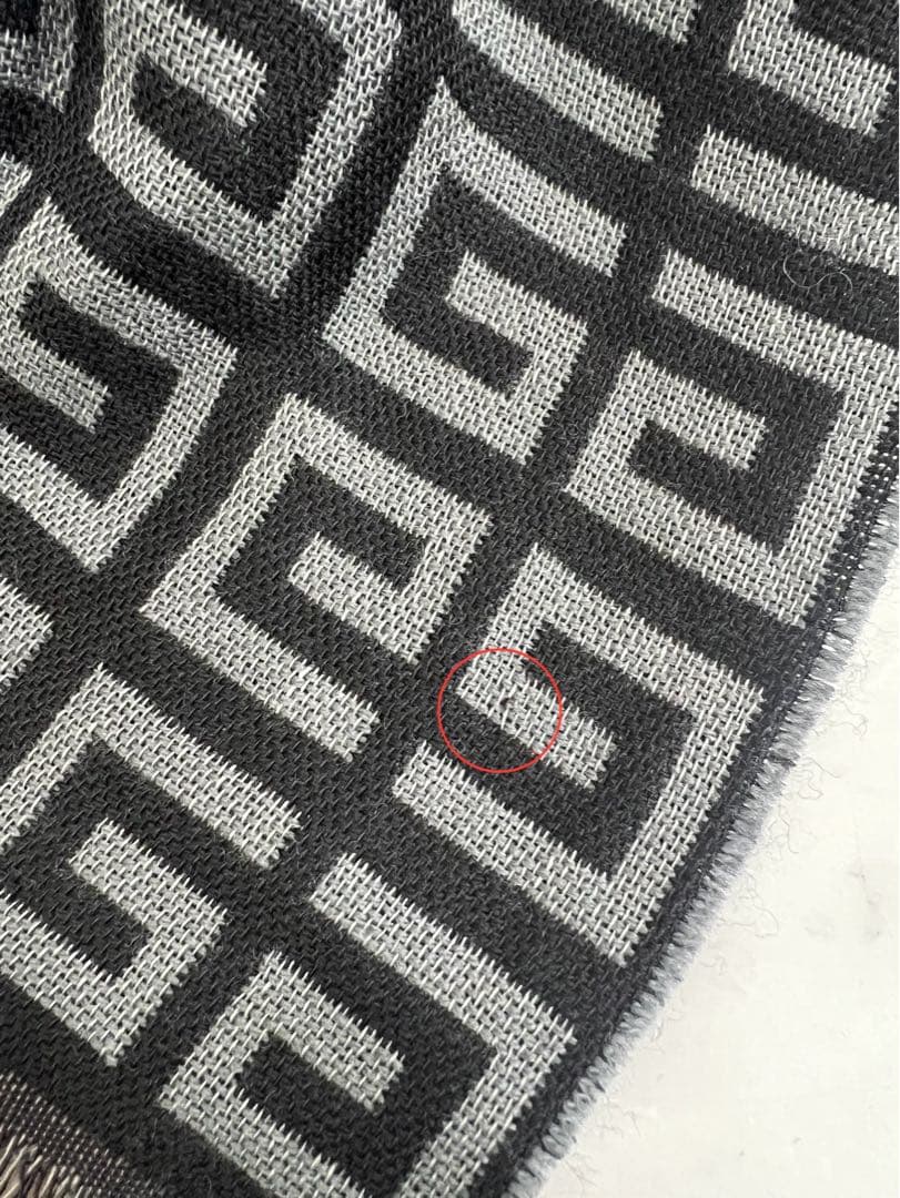 Givenchy 幾何学模様 イタリア製 ジバンシィ4Gロゴ総柄マフラーストール