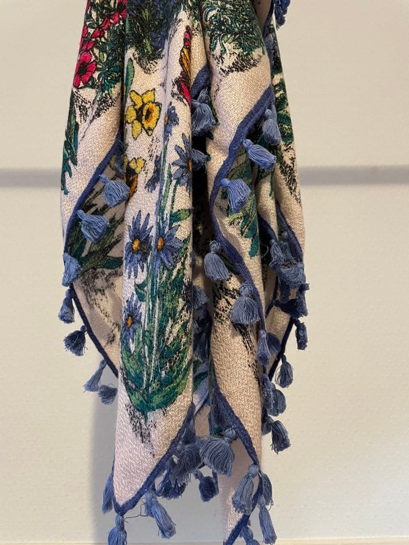 manipuri 花柄スカーフ ポンポン付き