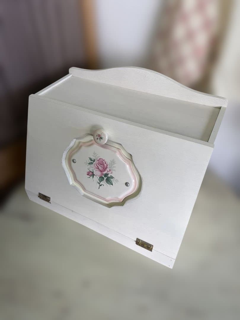 薔薇が上品なシェルブールのブレットBOX 試作品　キッチン　リビング収納