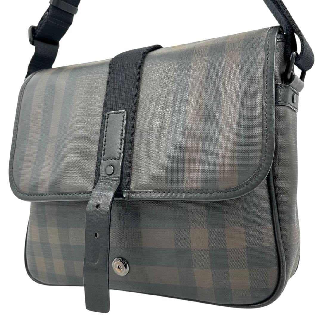 【美品】バーバリー　ショルダーバッグ　メッセンジャー　ノバチェック　メンズ