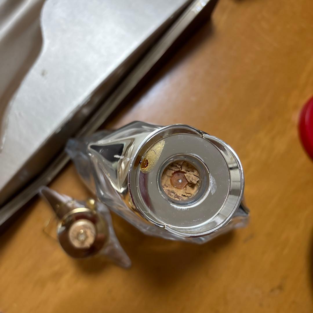 ヘネシー パラディ アンペリアル 700ml 空瓶、箱付き