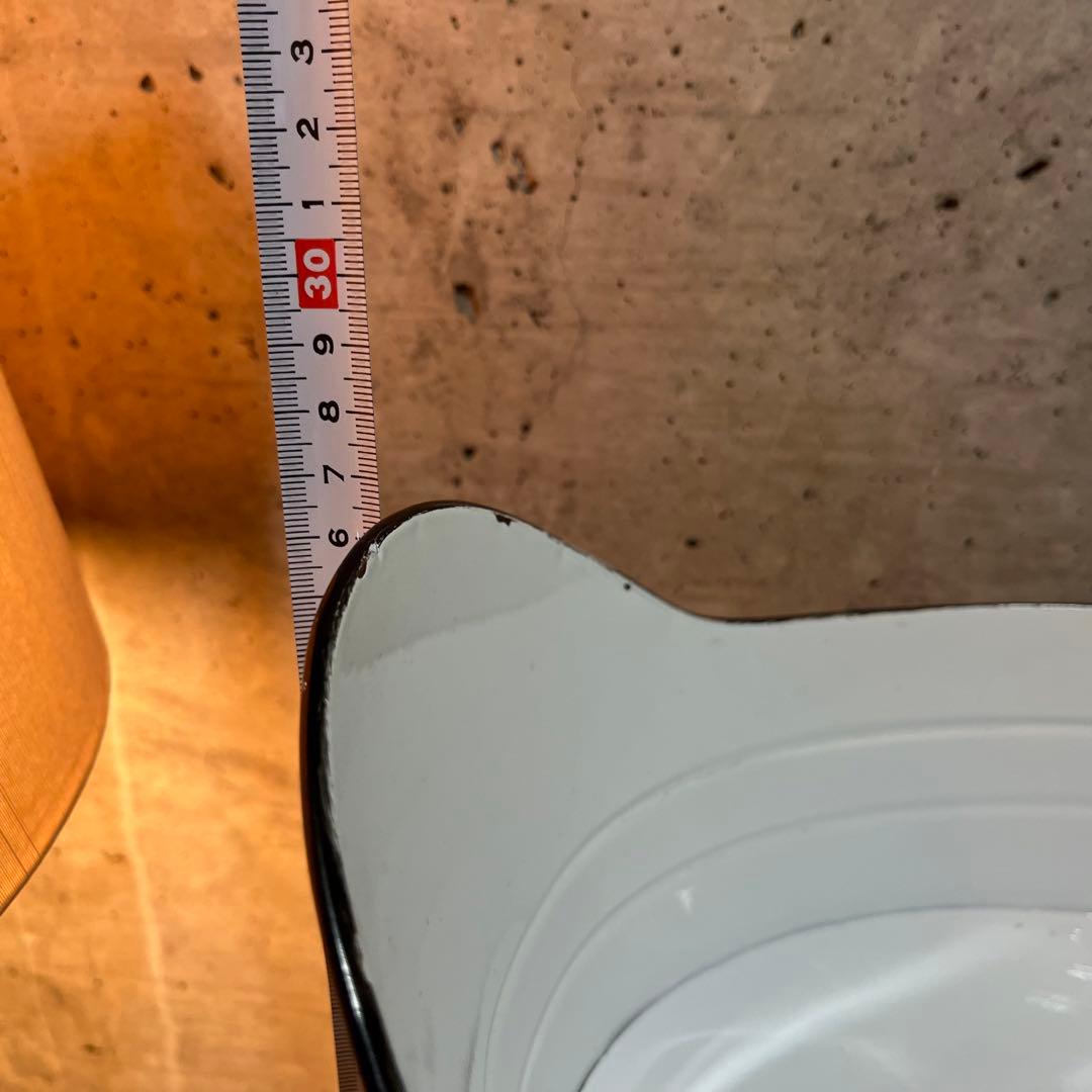 新品未使用　インテリア天秤計り　スケール　ホーロー　琺瑯　什器備品　ガーデン雑貨