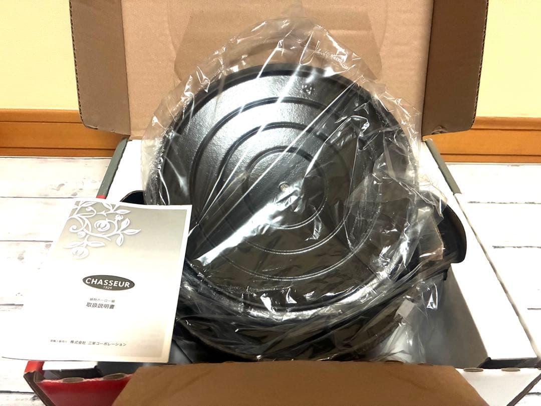 新品　CHASSEUR サブライム ラウンドキャセロール　24cm 両手鍋　黒