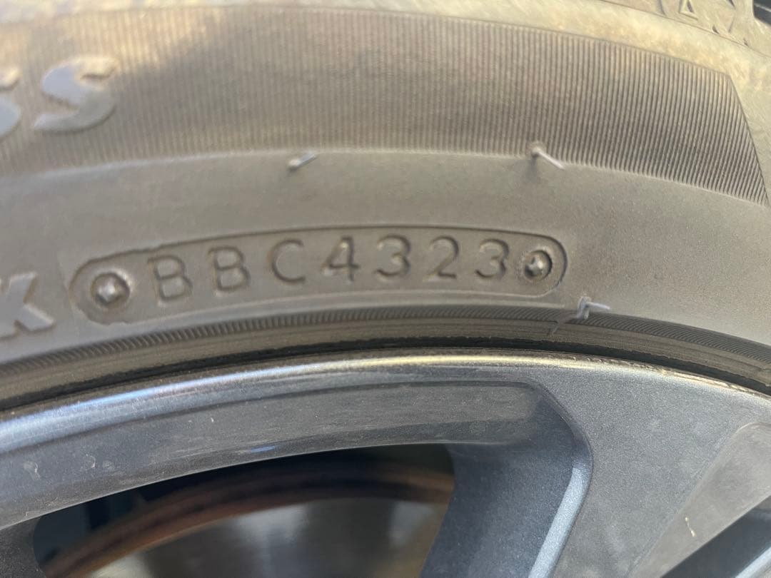 ブリヂストン　スタッドレス　カローラツーリング純正アルミホイール