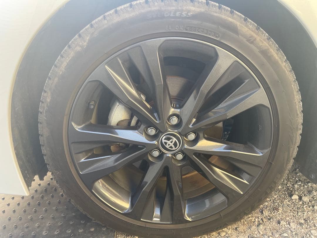 ブリヂストン　スタッドレス　カローラツーリング純正アルミホイール