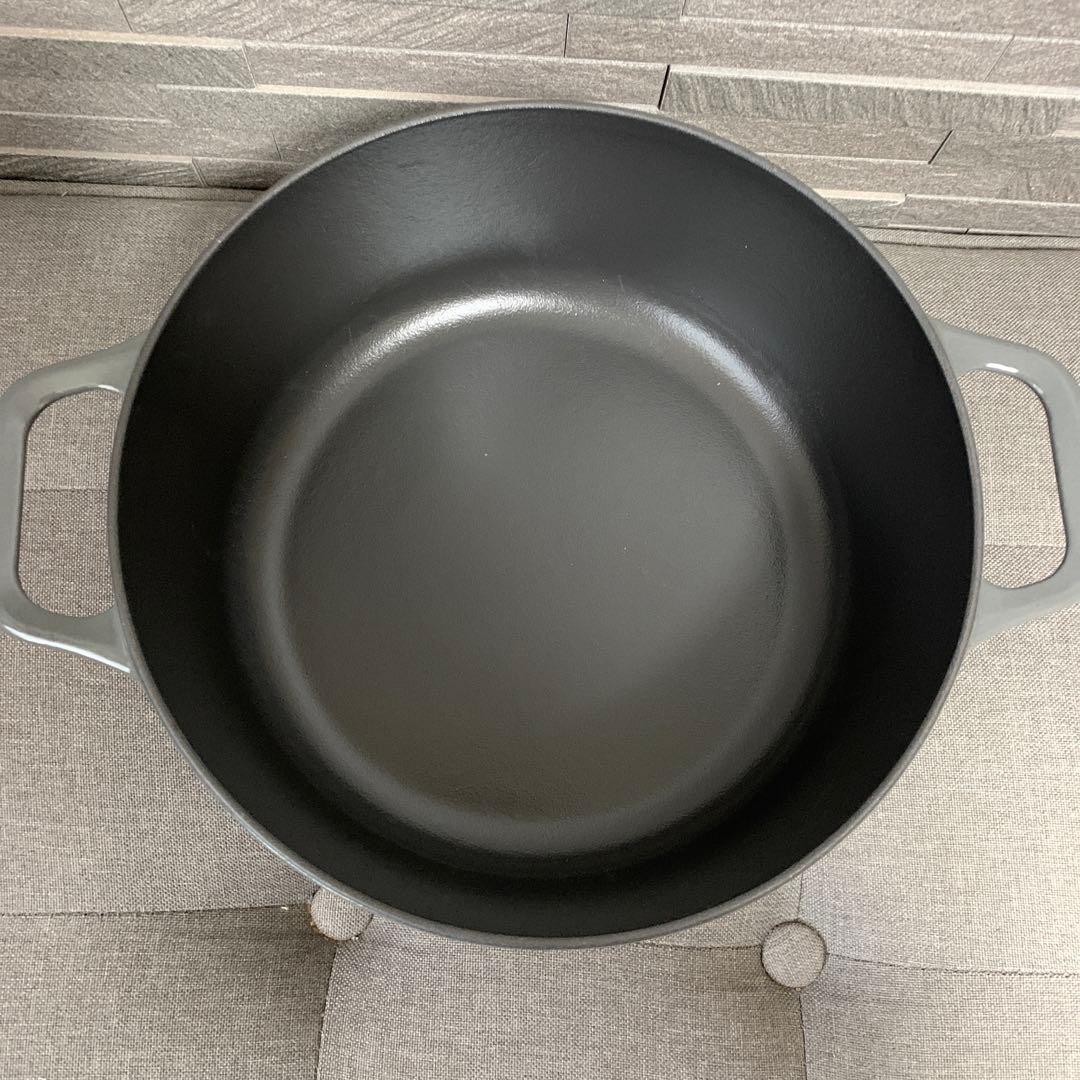 Chasseur サブライム ラウンドキャセロール 24cm キャビア