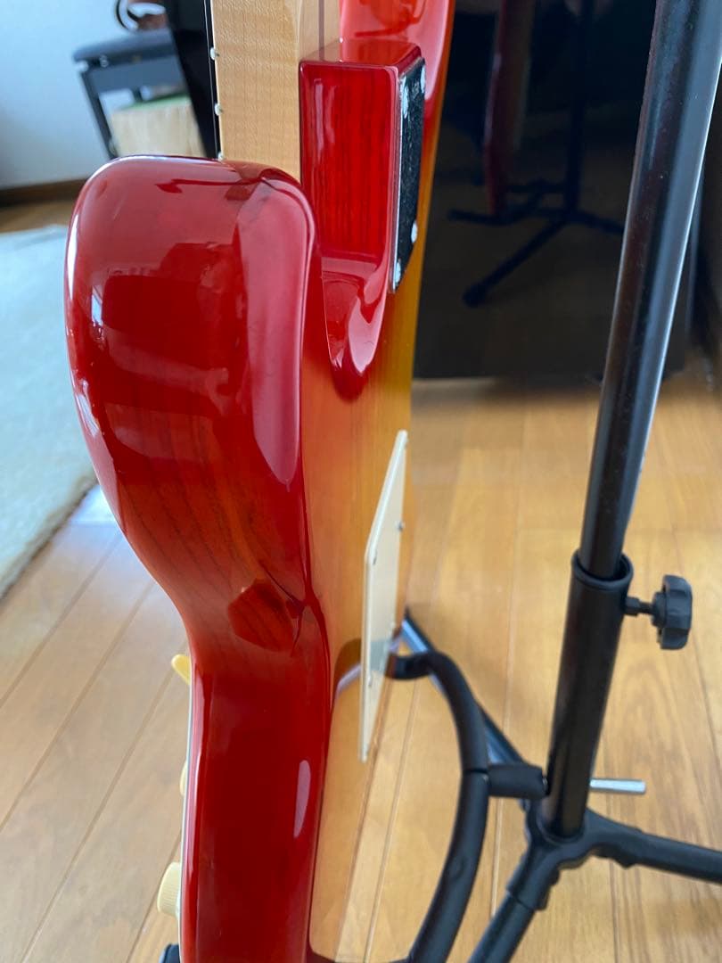 Fender USAneck、seymourduncan bodyストラット