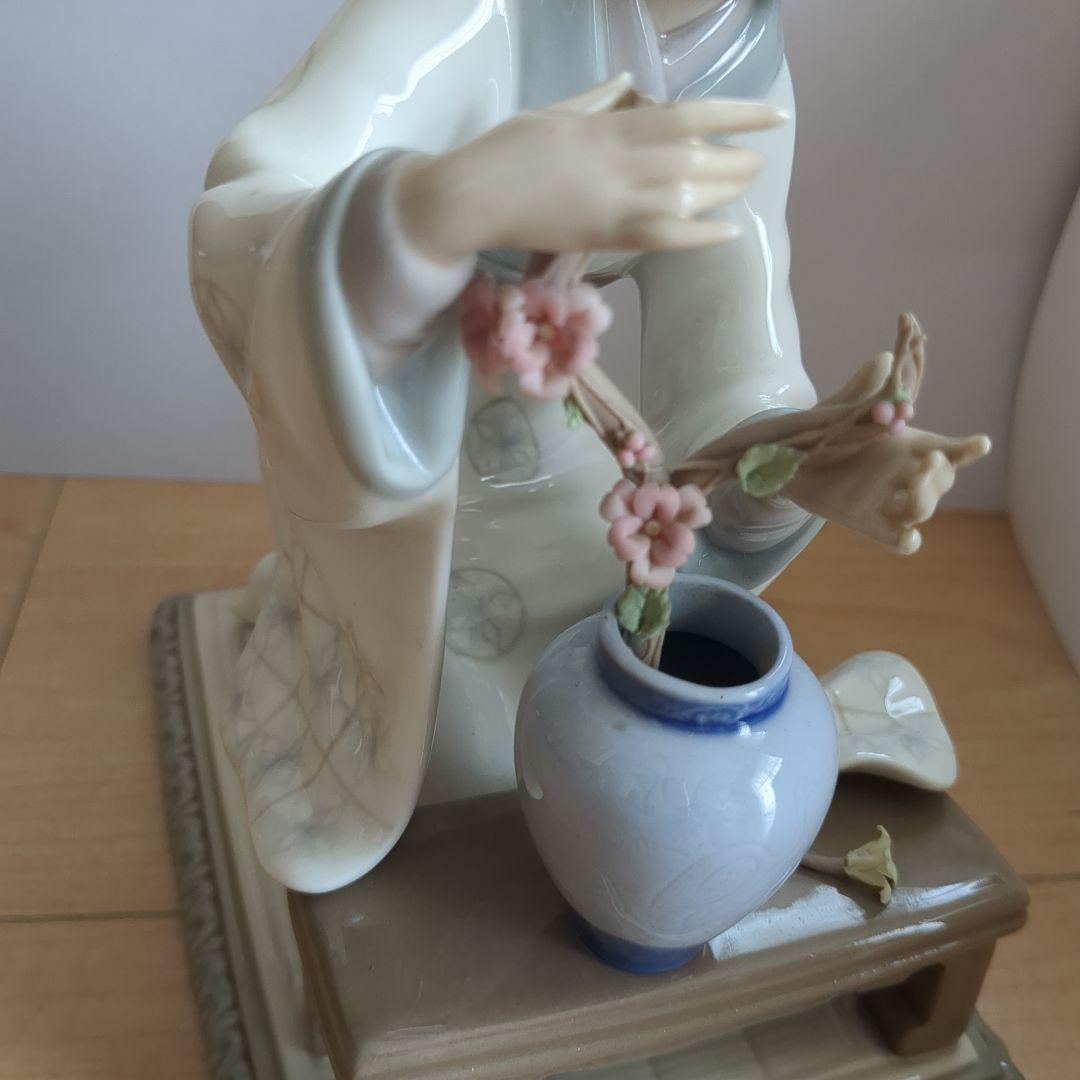 リヤドロ　　生け花