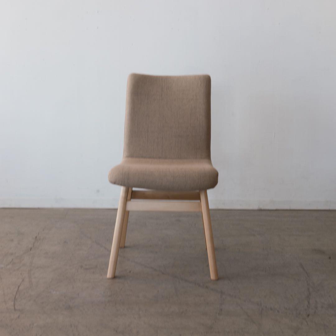 ベージュファブリックダイニングチェア