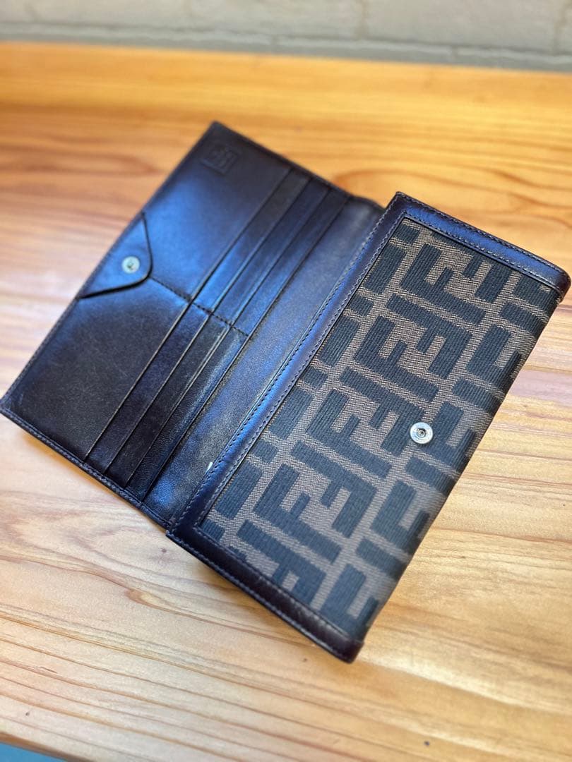 Fendi 二つ折り財布 FFロゴデザイン