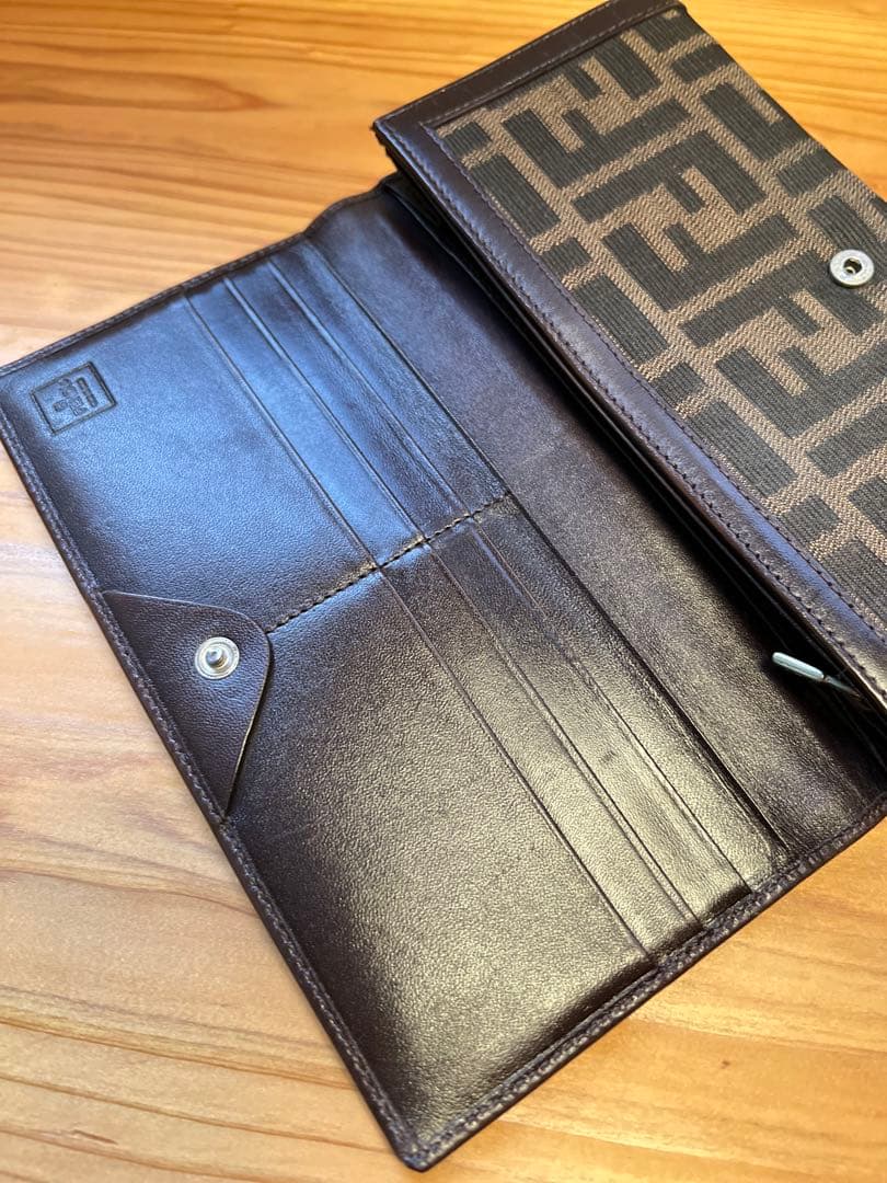 Fendi 二つ折り財布 FFロゴデザイン