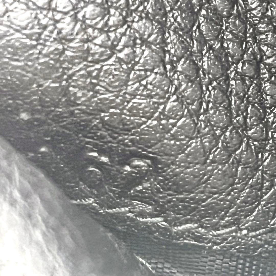 miu miu ミュウミュウ ロゴ ブラック レザー 二つ折り財布　0127-②