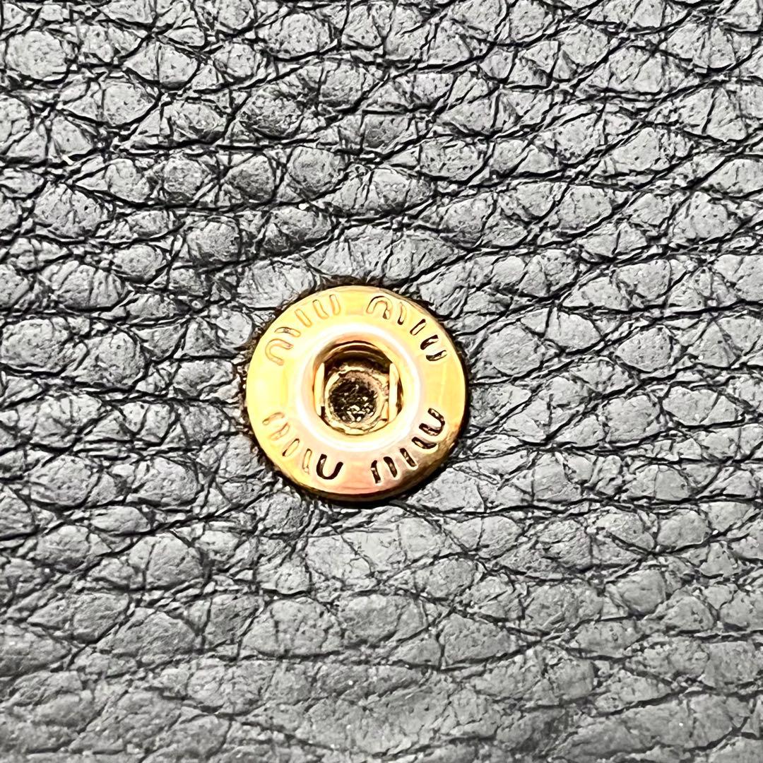 miu miu ミュウミュウ ロゴ ブラック レザー 二つ折り財布　0127-②