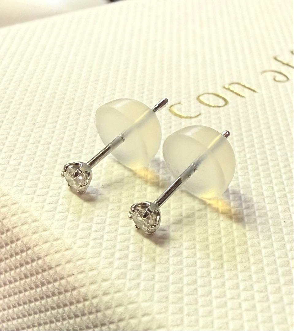 ■現行品■【con affetto】Pt900一粒ダイヤモンドピアス/0.1ct